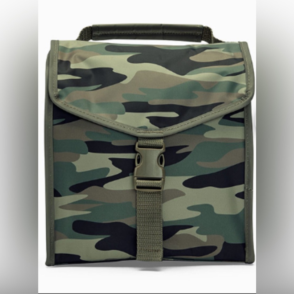 NWT Thirty-One Fold-Over Lunch Bag - Classic Camo